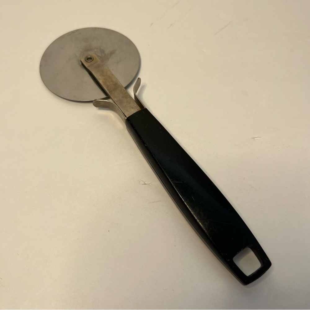 ECKO Vintage Pizza Cutter Stainless Steel Black Handle MADE IN USA